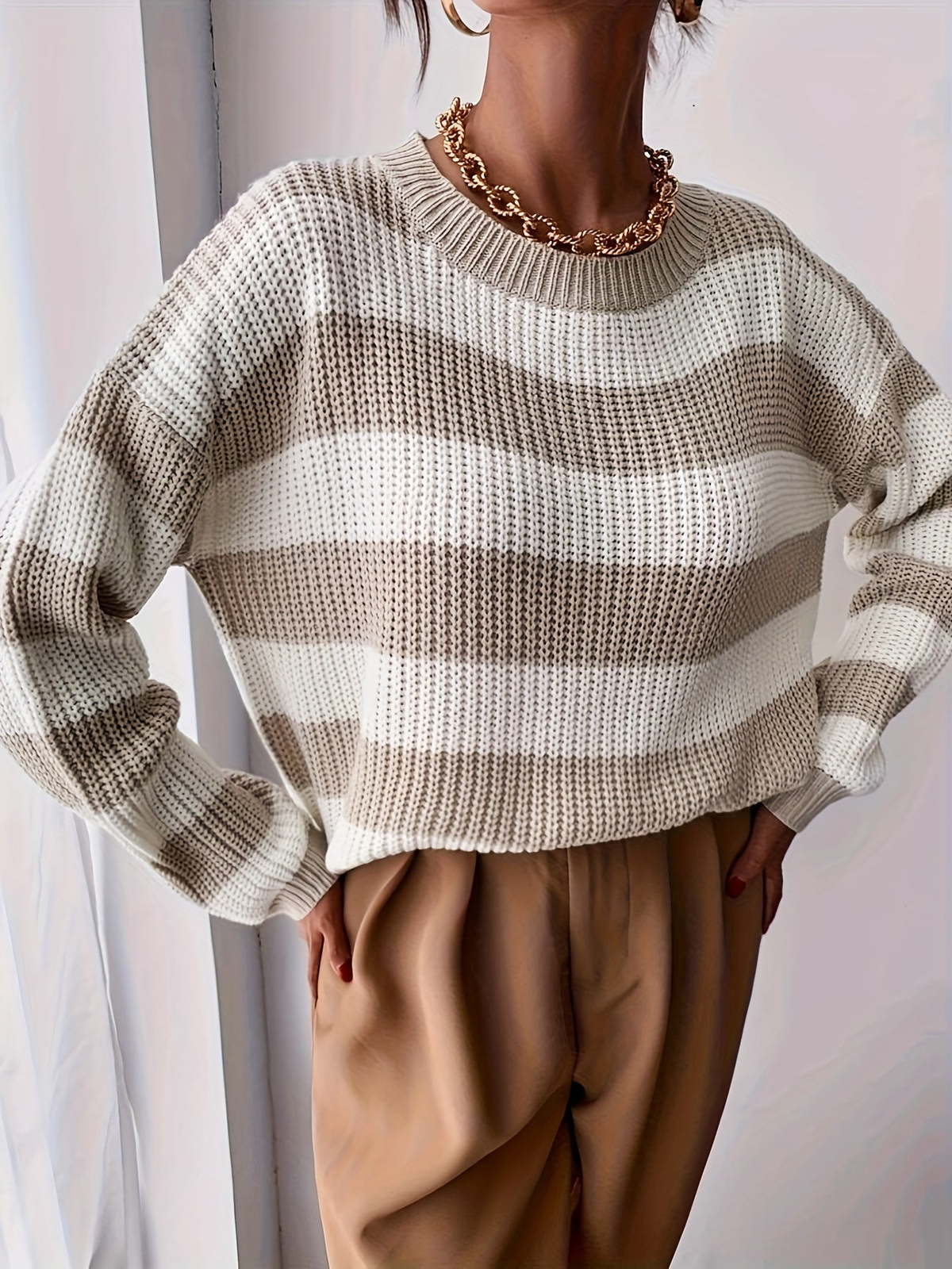 Maglione Donna a Righe Larghe in Maglia Grossa – Beige e Bianco