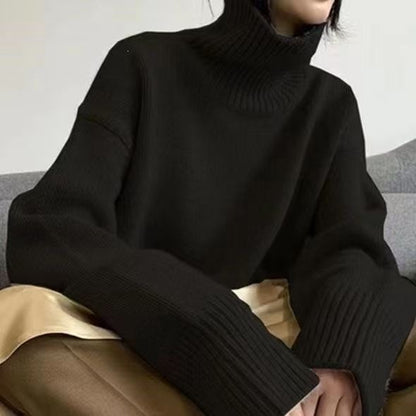 Turtleneck pullover sweater in black