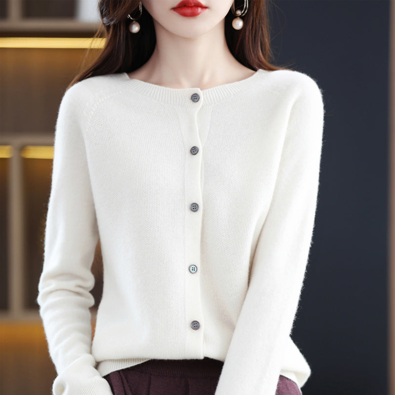Wool knit cardigan in white