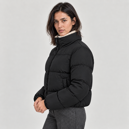 Piumino Corto Donna con Collo in Sherpa – Nero