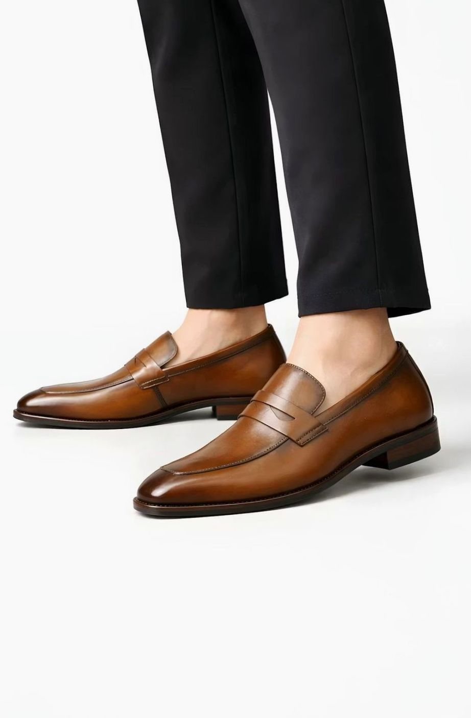 Mocassini uomo eleganti indossati